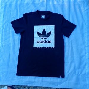 Adidas women's short sleeve shirt color black size M